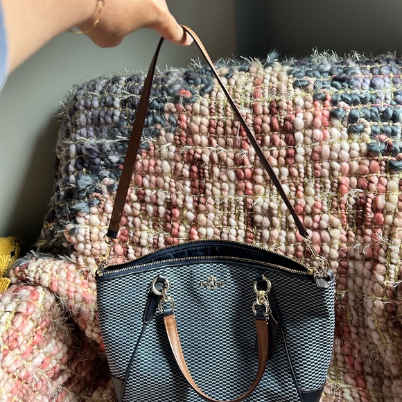 Coach Bag - Picture 5 of 7